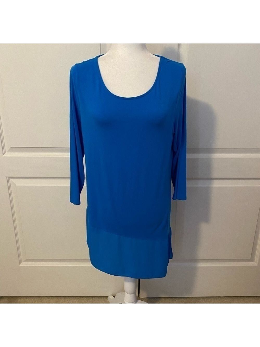 Vince Camuto Blue Asymmetrical Hem Long Sleeve Top Size M - Picture 2 of 10